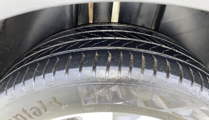 2021 Volkswagen TAIGUN TOPLINE 1.0 TSI MT, Petrol, Manual, 69,800 km, Right Rear Tyre Tread