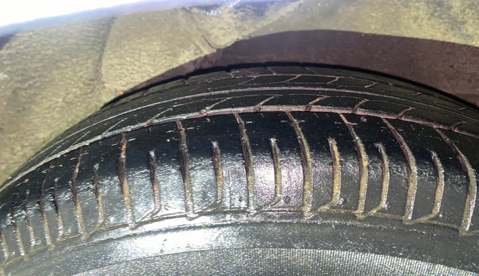 2013 Hyundai i10 MAGNA 1.1, Petrol, Manual, 31,075 km, Left Rear Tyre Tread