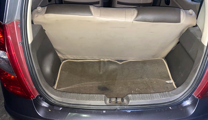 2013 Hyundai i10 MAGNA 1.1, Petrol, Manual, 31,075 km, Boot Inside