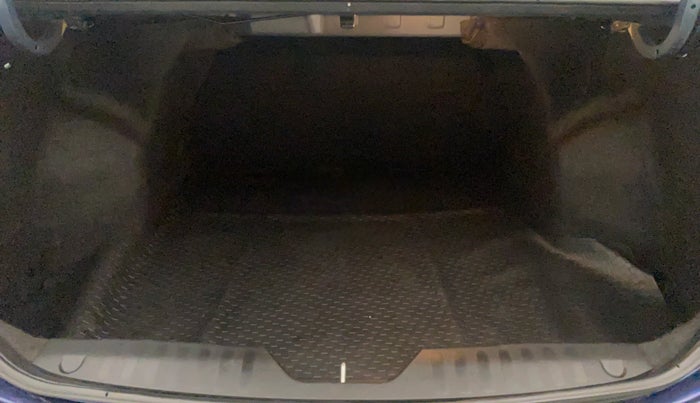 2021 Maruti Ciaz ALPHA  AT 1.5 SHVS PETROL, Petrol, Automatic, 8,065 km, Boot Inside