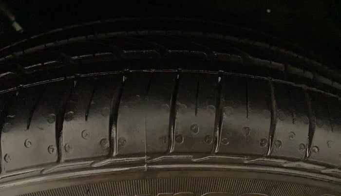 2021 Maruti Ciaz ALPHA  AT 1.5 SHVS PETROL, Petrol, Automatic, 8,065 km, Left Rear Tyre Tread