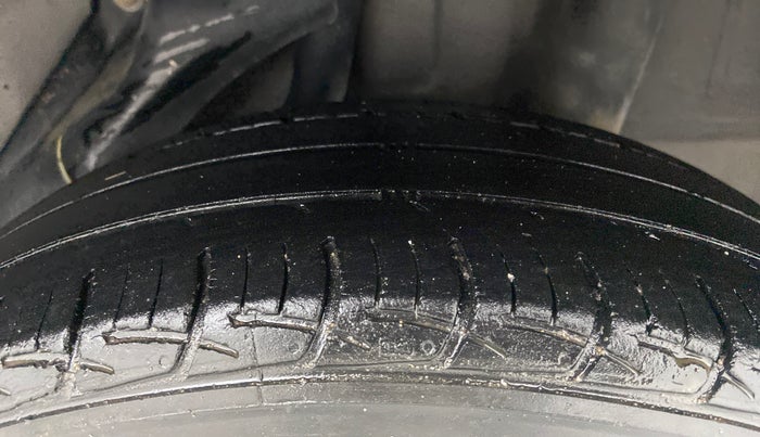 2014 Honda Brio S MT, Petrol, Manual, 47,784 km, Left Rear Tyre Tread