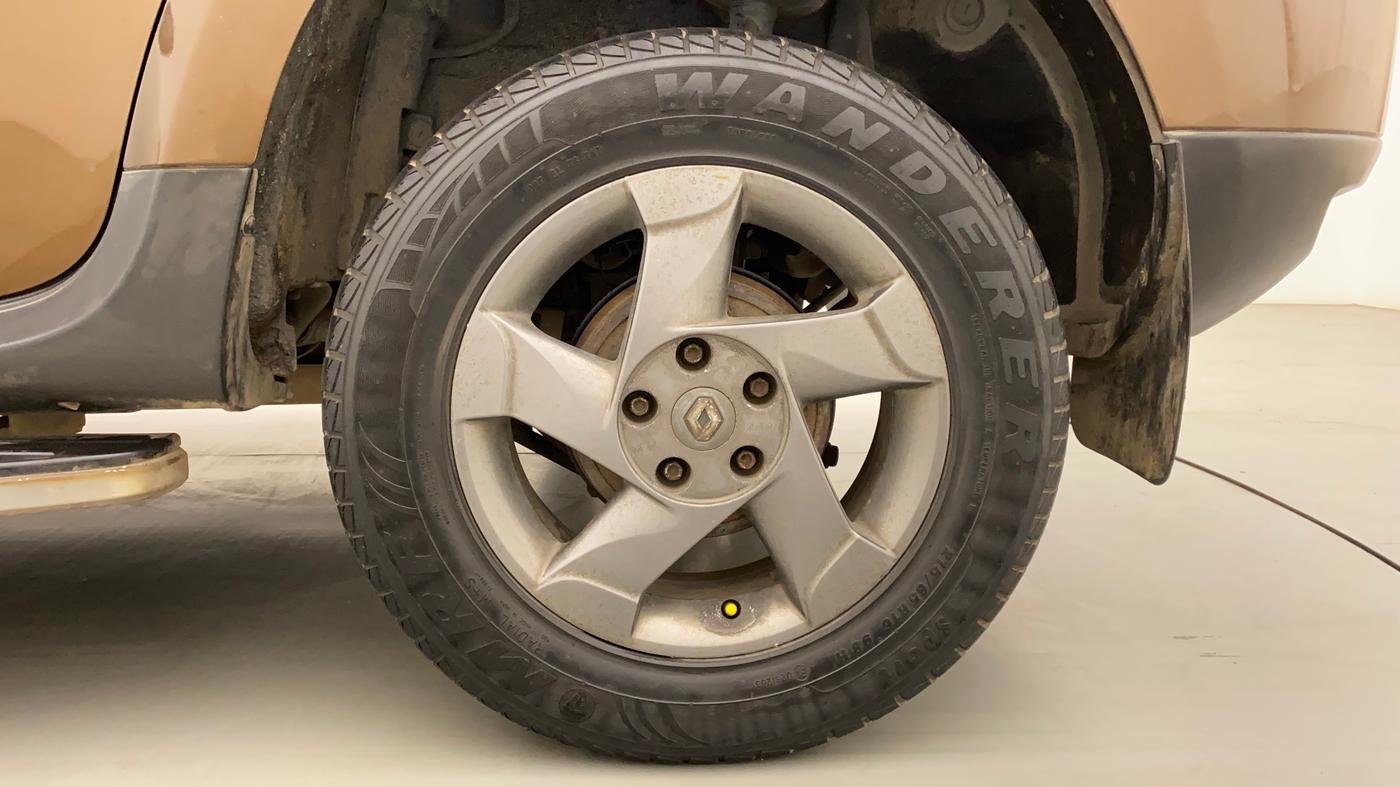 2015 Renault Duster 110 PS RXZ 4X4 MT DIESEL, Diesel, Manual, 95,500 km, Left Rear Wheel