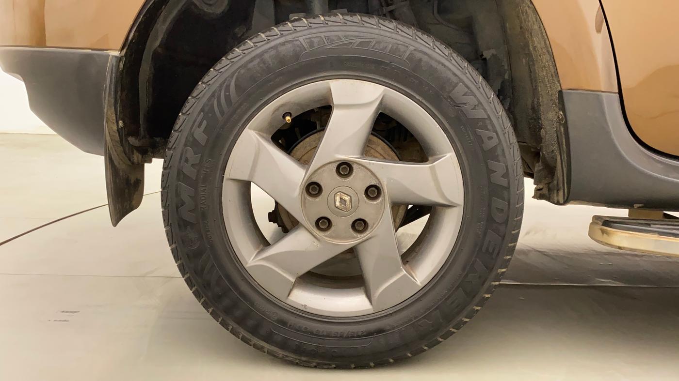 2015 Renault Duster 110 PS RXZ 4X4 MT DIESEL, Diesel, Manual, 95,500 km, Right Rear Wheel