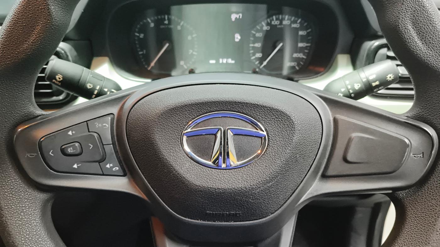 2021 Tata PUNCH ADVENTURE AMT, Petrol, Automatic, 31,193 km, Adaptive Cruise Control