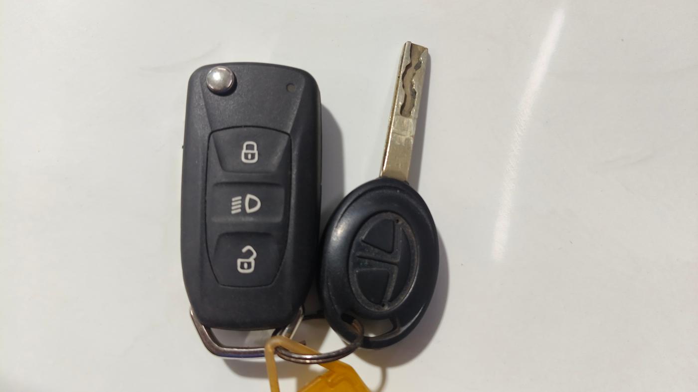 2021 Tata PUNCH ADVENTURE AMT, Petrol, Automatic, 31,193 km, Key Close Up