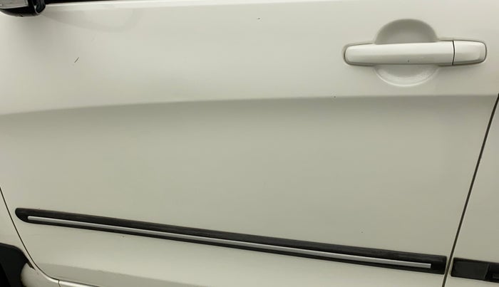 2018 Maruti Celerio ZXI, CNG, Manual, 111 km, Front passenger door - Minor scratches