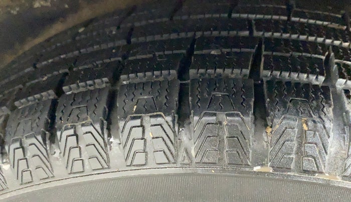 2018 Maruti Celerio ZXI, CNG, Manual, 111 km, Left Rear Tyre Tread
