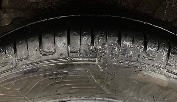 2013 Hyundai i10 SPORTZ 1.2 AT, Petrol, Automatic, 68,947 km, Right Rear Tyre Tread