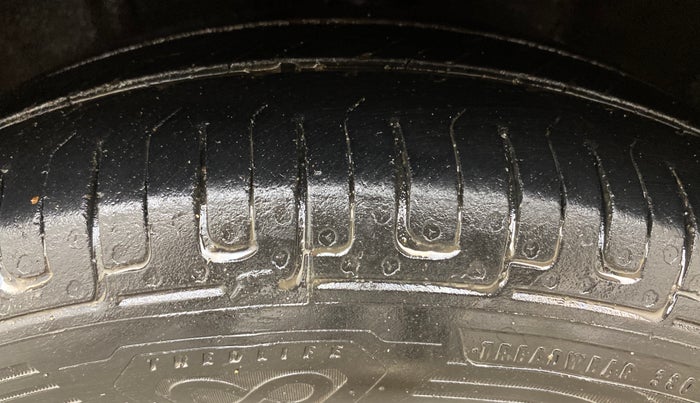 2013 Hyundai i10 SPORTZ 1.2 AT, Petrol, Automatic, 68,947 km, Left Front Tyre Tread