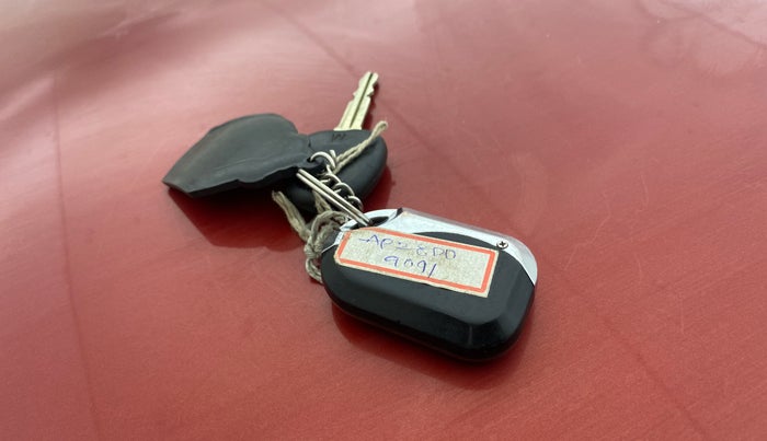 2013 Hyundai i10 SPORTZ 1.2 AT, Petrol, Automatic, 68,947 km, Key Close Up