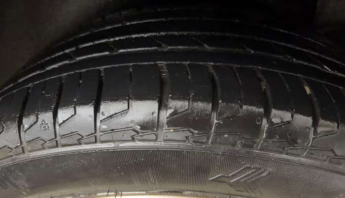 2016 Hyundai Creta SX PLUS 1.6 PETROL, Petrol, Manual, 39,510 km, Left Rear Tyre Tread