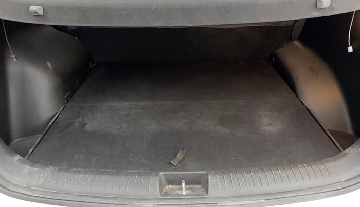 2016 Hyundai Creta SX PLUS 1.6 PETROL, Petrol, Manual, 39,510 km, Boot Inside