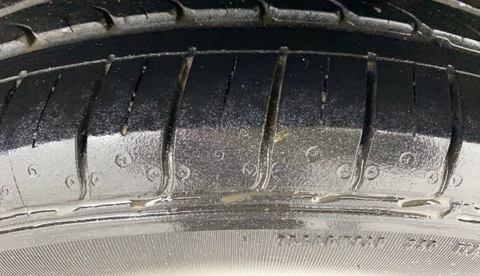 2022 Maruti Ciaz ZETA 1.5 SHVS MT PETROL, Petrol, Manual, 27,421 km, Left Rear Tyre Tread