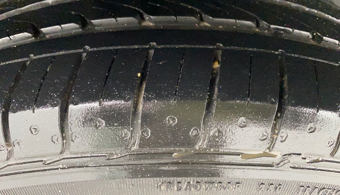 2022 Maruti Ciaz ZETA 1.5 SHVS MT PETROL, Petrol, Manual, 27,421 km, Right Rear Tyre Tread