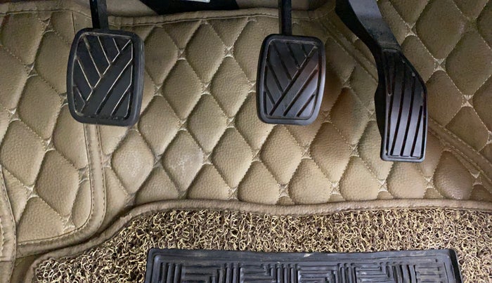 2022 Maruti Ciaz ZETA 1.5 SHVS MT PETROL, Petrol, Manual, 27,421 km, Pedals