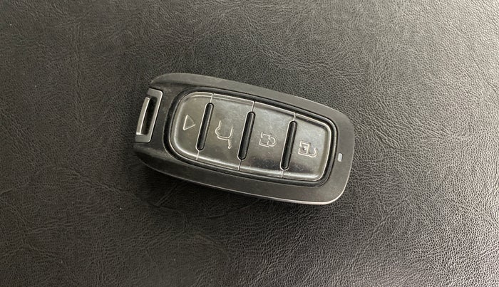 2019 Maruti XL6 ALPHA AT, Petrol, Automatic, 86,607 km, Key Close Up