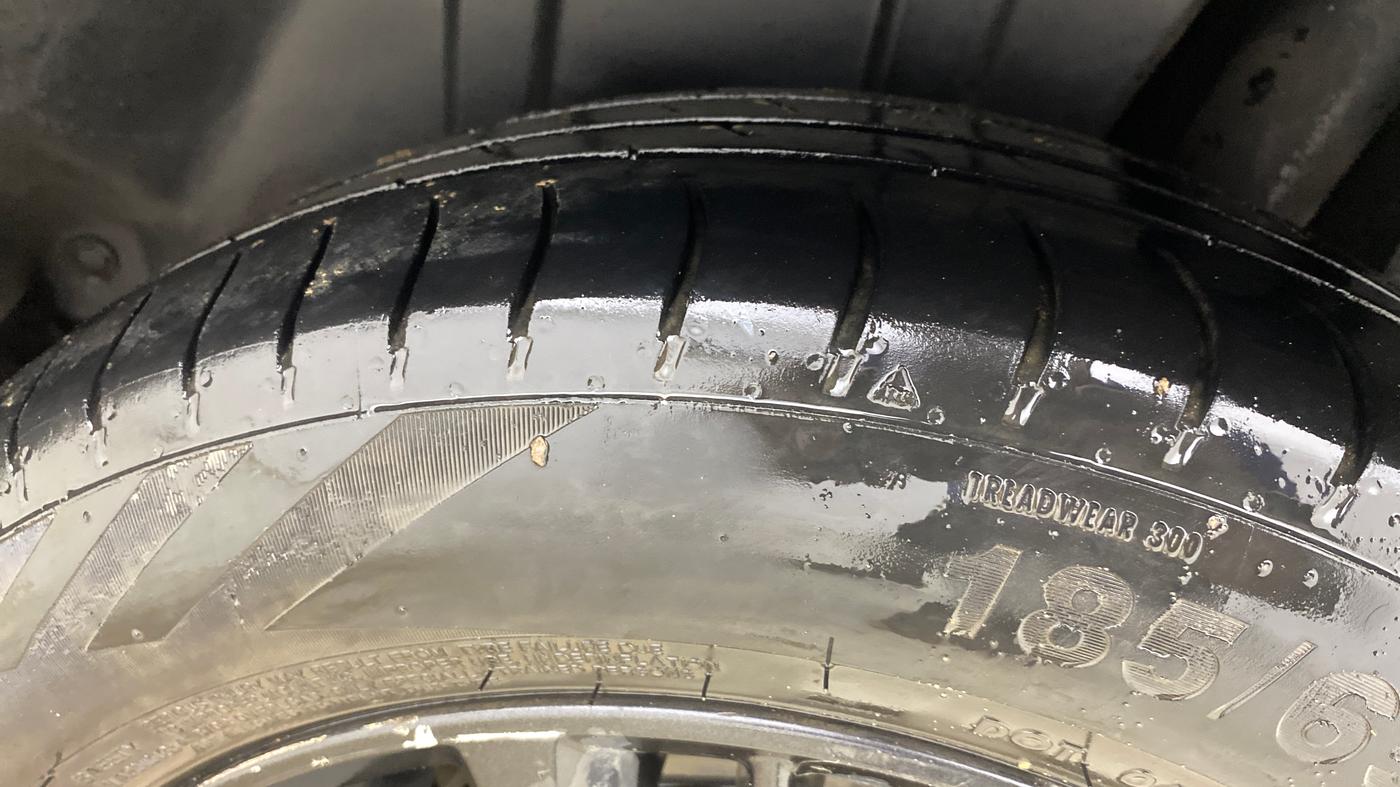 2019 Maruti XL6 ALPHA MT, Petrol, Manual, 86,749 km, Left Rear Tyre Tread
