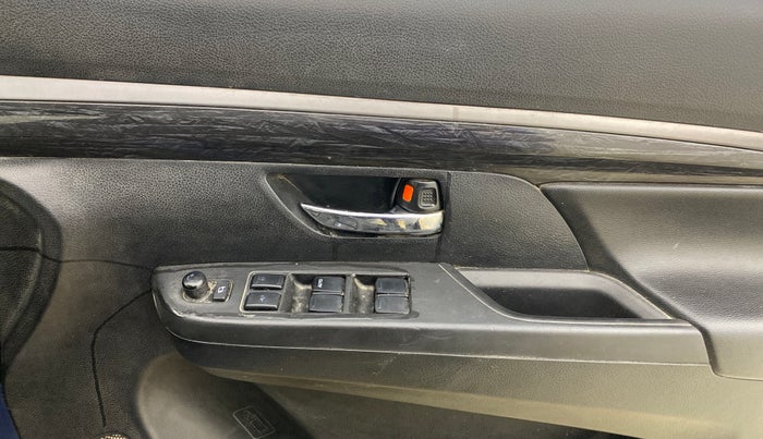 2019 Maruti XL6 ALPHA AT, Petrol, Automatic, 86,607 km, Driver Side Door Panels Control