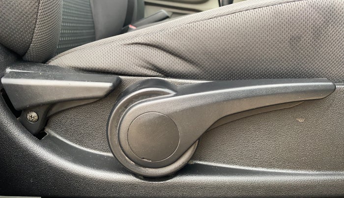 2017 Tata Tiago XZ PETROL, Petrol, Manual, 74,049 km, Driver Side Adjustment Panel