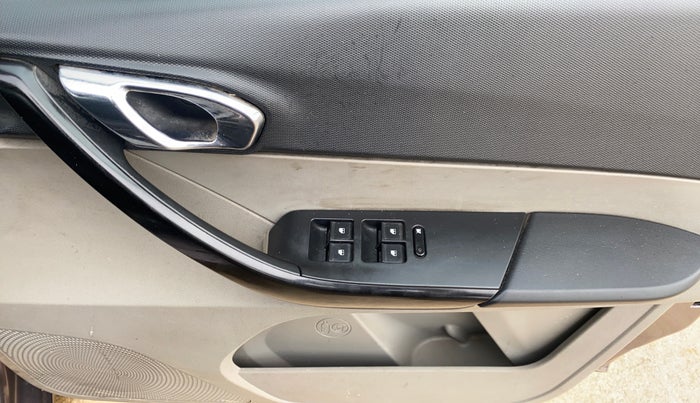 2017 Tata Tiago XZ PETROL, Petrol, Manual, 74,049 km, Driver Side Door Panels Control