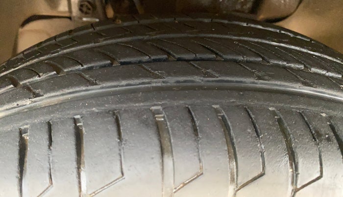 2017 Tata Tiago XZ PETROL, Petrol, Manual, 74,049 km, Left Front Tyre Tread