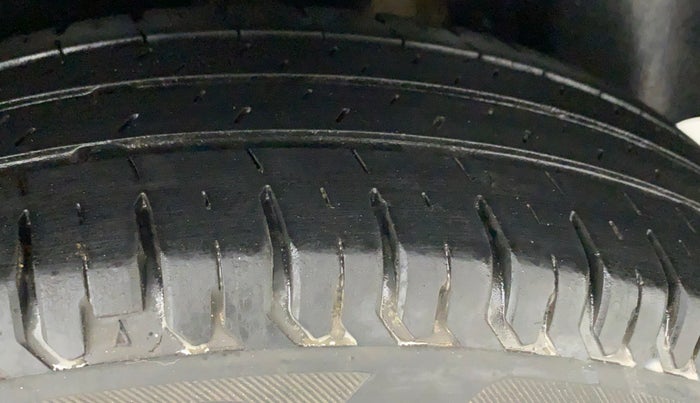 2020 Maruti Dzire LXI, Petrol, Manual, 19,690 km, Left Rear Tyre Tread