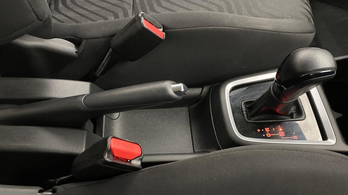2020 Maruti Swift ZXI AMT, Petrol, Automatic, 9,846 km, Gear Lever