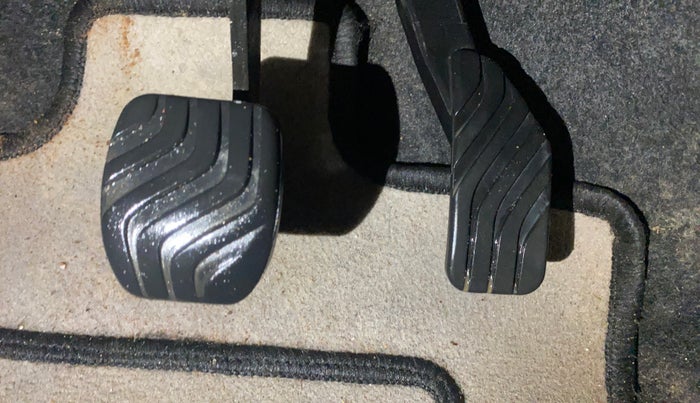 2017 Renault Kwid RXL 1.0 AMT, Petrol, Automatic, 77,644 km, Pedals