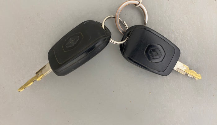 2017 Renault Kwid RXL 1.0 AMT, Petrol, Automatic, 77,644 km, Key Close Up