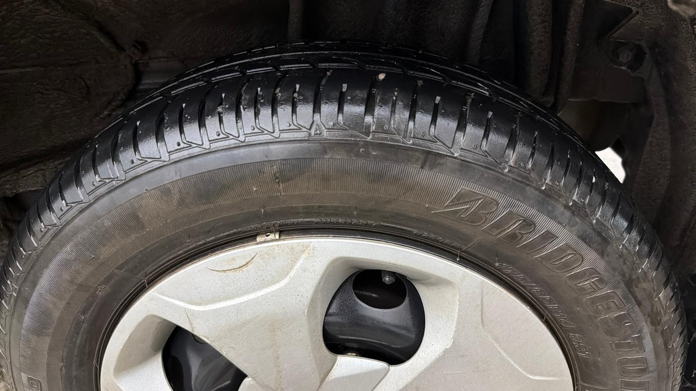2022 Tata Tiago XT CNG, CNG, Manual, 33,279 km, Left Rear Tyre Tread