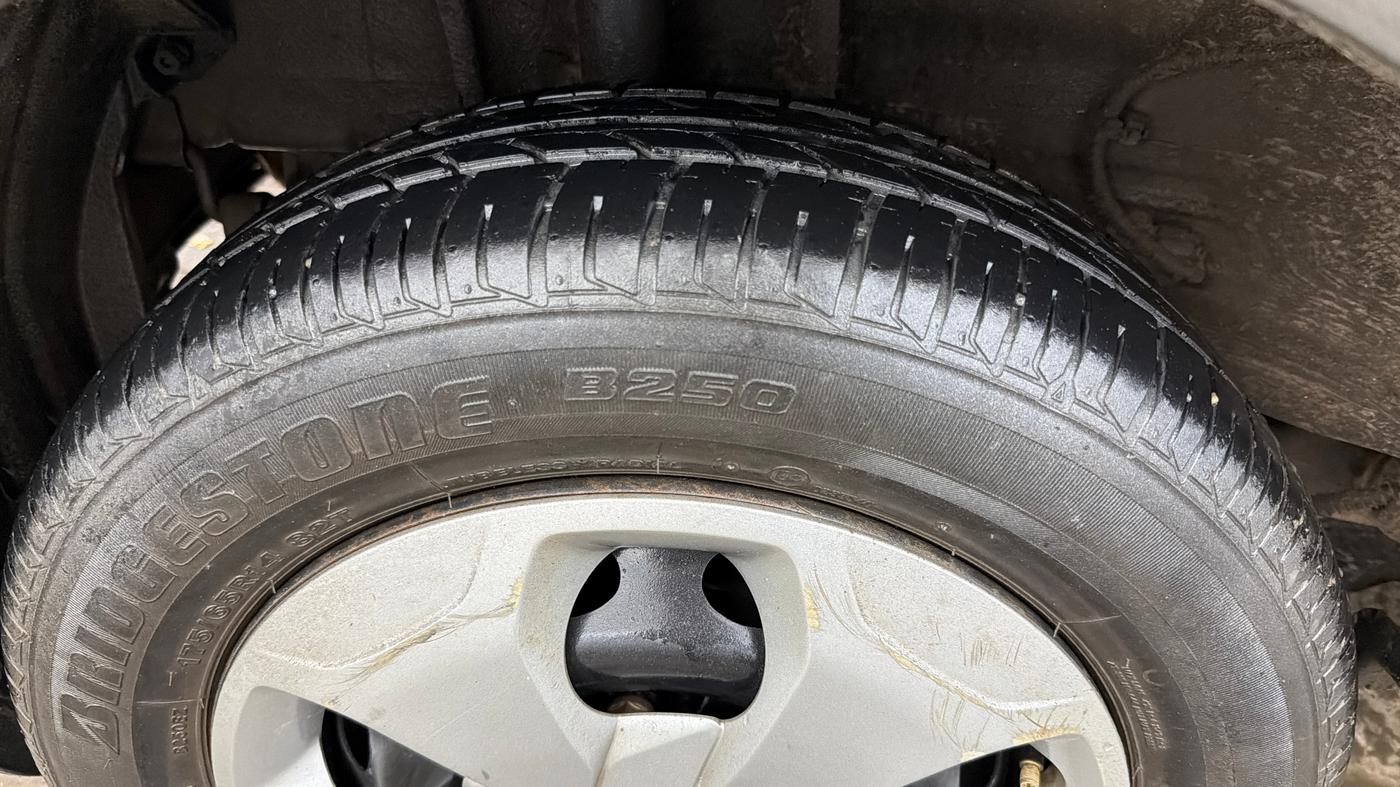 2022 Tata Tiago XT CNG, CNG, Manual, 33,279 km, Right Rear Tyre Tread