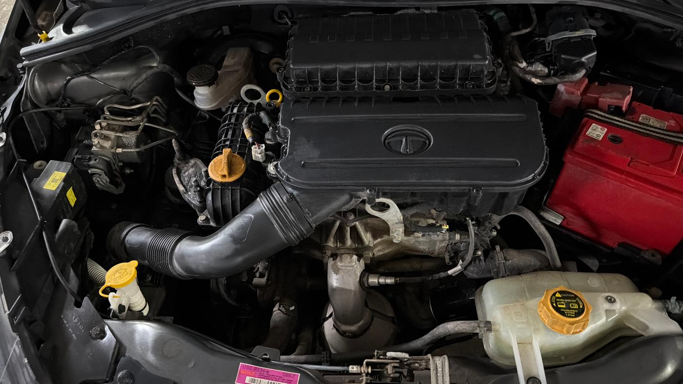 2022 Tata Tiago XT CNG, CNG, Manual, 33,279 km, Engine View - Right