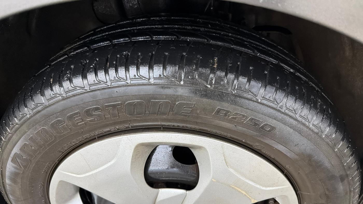 2022 Tata Tiago XT CNG, CNG, Manual, 33,279 km, Right Front Tyre Tread