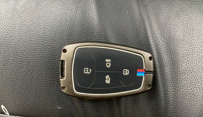 2021 Tata ALTROZ XZ PETROL, Petrol, Manual, 71,615 km, Key Close Up