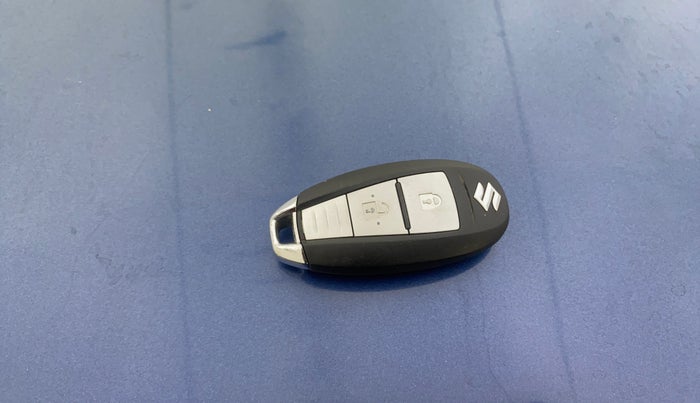 2017 Maruti Baleno ZETA PETROL 1.2, Petrol, Manual, 46,257 km, Key Close Up