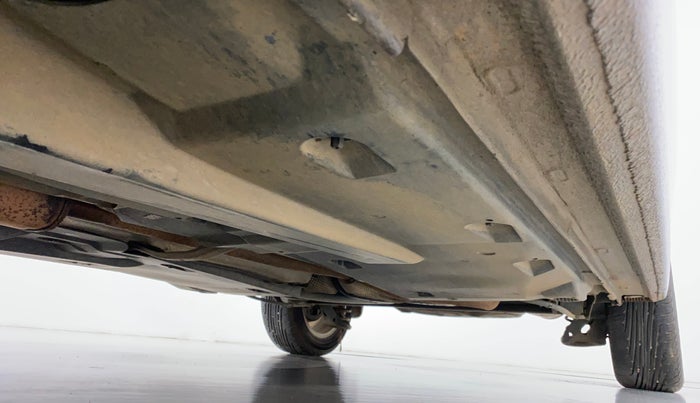 2016 Volkswagen Vento HIGHLINE PETROL AT, Petrol, Automatic, 50,816 km, Right Side Underbody
