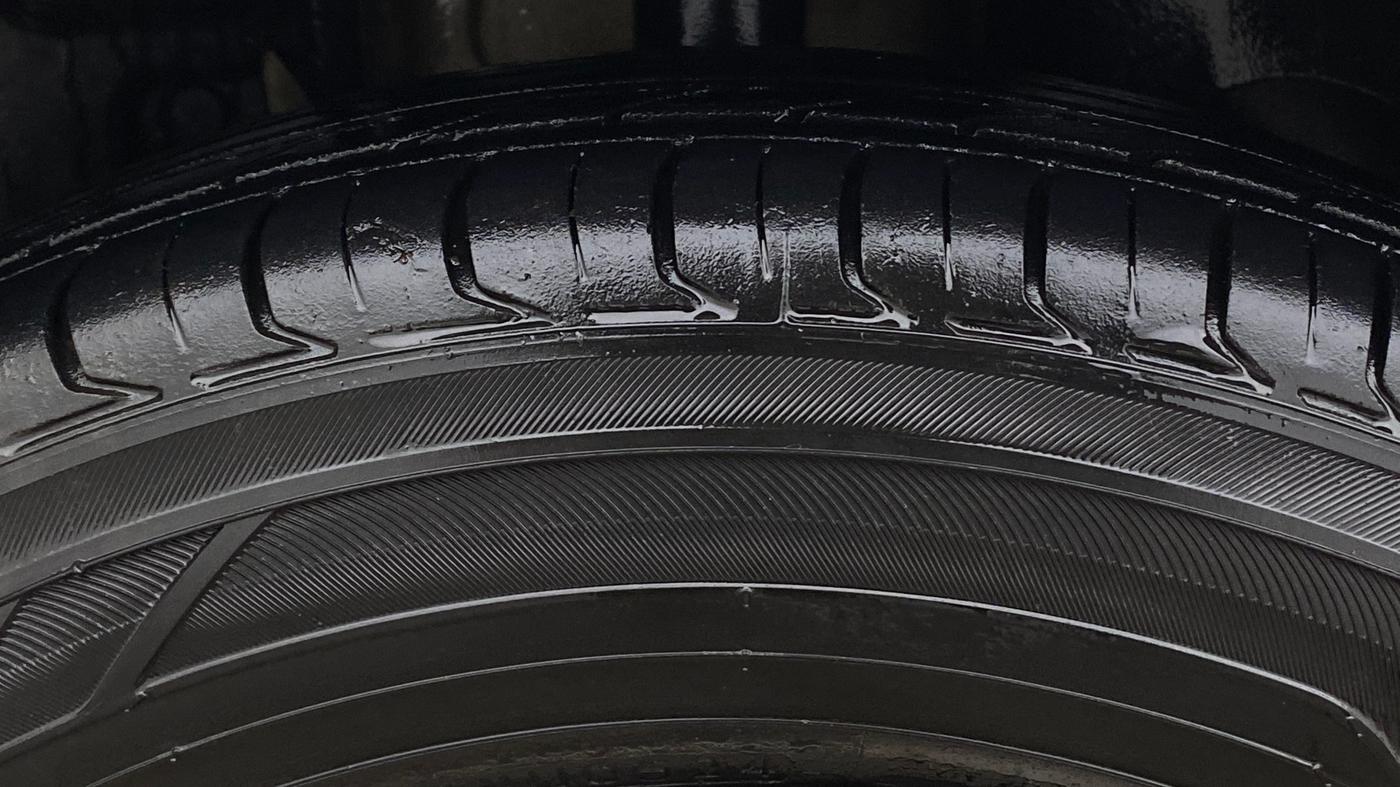 2016 Renault Kwid RXT 1.0, Petrol, Manual, 86,817 km, Left Front Tyre Tread