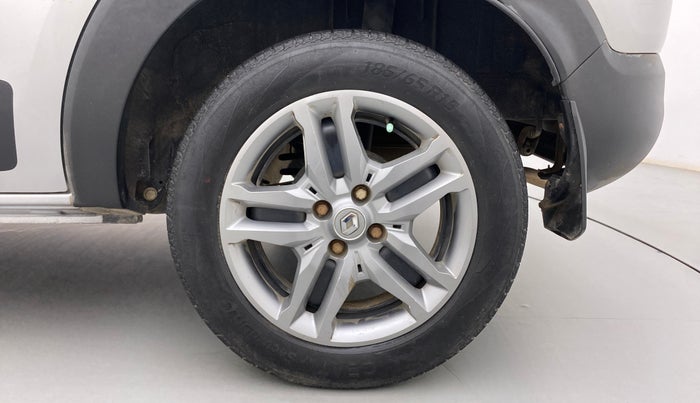 2019 Renault TRIBER RXZ, Petrol, Manual, 67,687 km, Left Rear Wheel