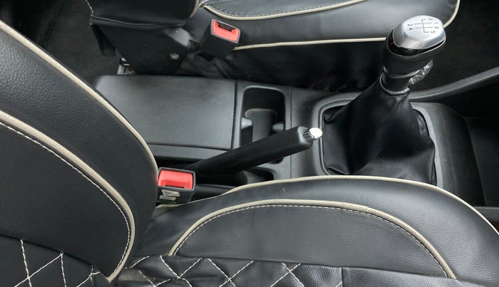 2019 Renault TRIBER RXZ, Petrol, Manual, 67,687 km, Gear Lever