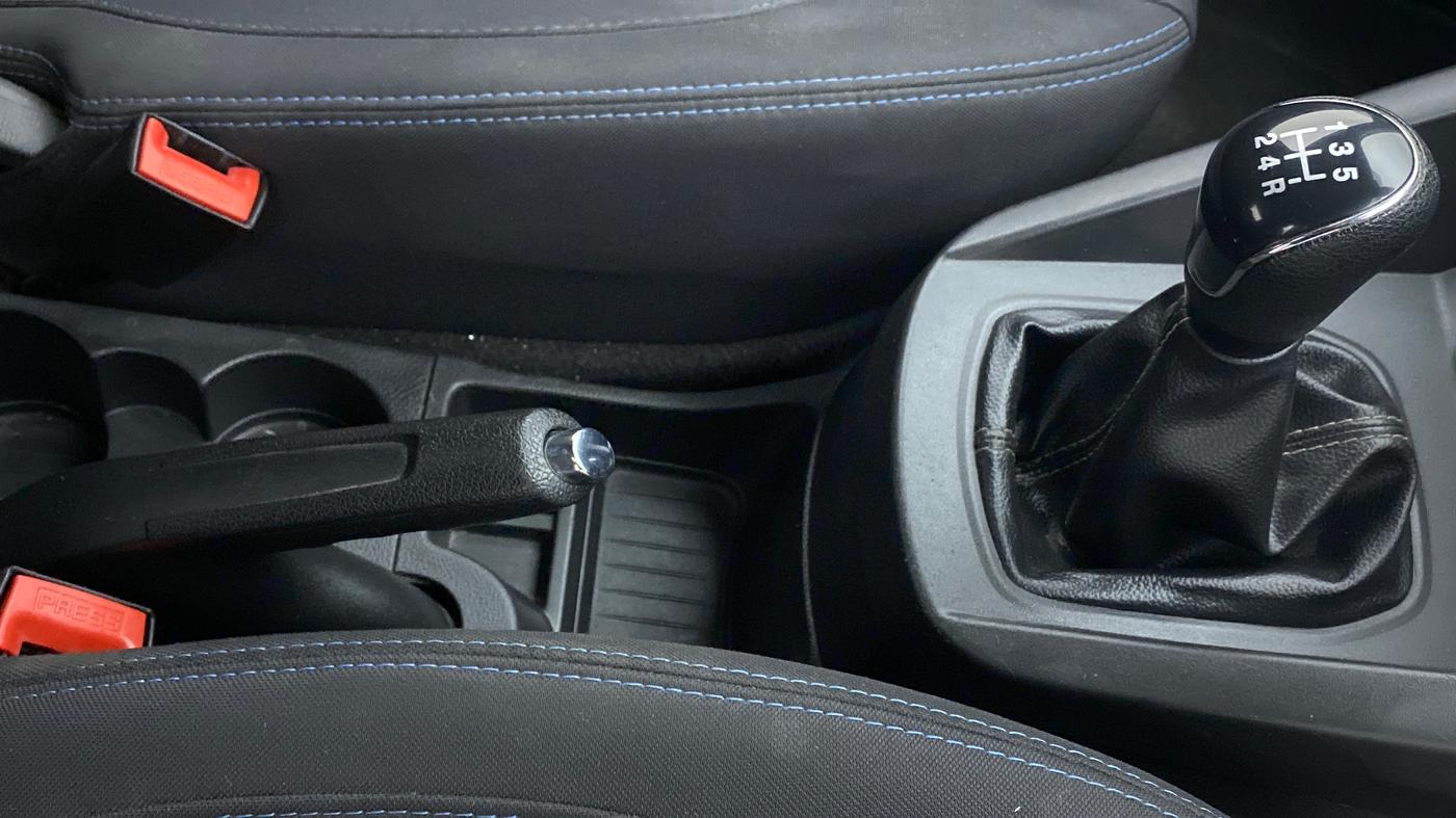 2019 Ford New Figo 1.2 TITANIUM BLU, Petrol, Manual, 38,060 km, Gear Lever