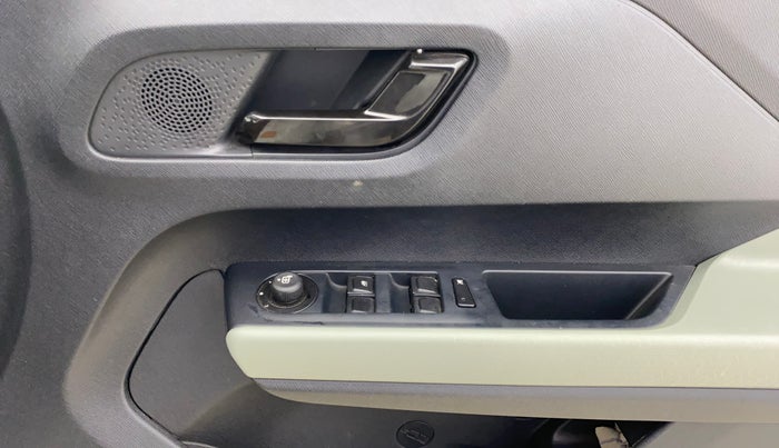 2024 Tata PUNCH ADVENTURE RHYTHM PACK MT, Petrol, Manual, 7,327 km, Driver Side Door Panels Control