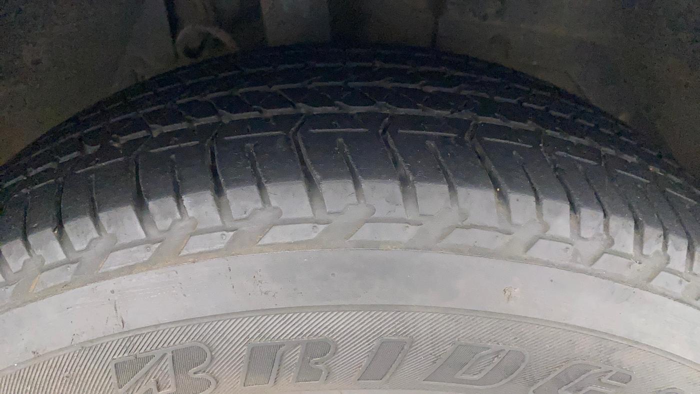 2018 Mahindra XUV500 W9, Diesel, Manual, 32,647 km, Right Front Tyre Tread