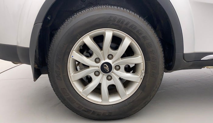 2018 Mahindra XUV500 W9, Diesel, Manual, 32,647 km, Right Rear Wheel