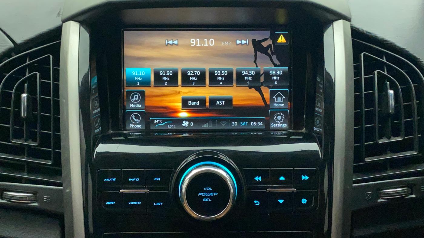 2018 Mahindra XUV500 W9, Diesel, Manual, 32,647 km, Infotainment System