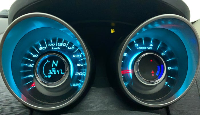 2018 Mahindra XUV500 W9, Diesel, Manual, 32,647 km, Odometer Image