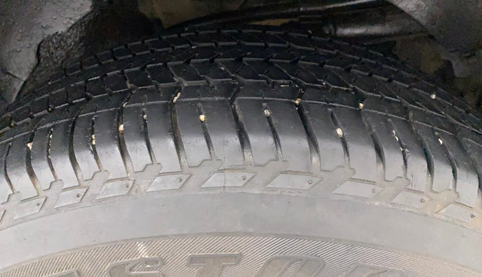 2018 Mahindra XUV500 W9, Diesel, Manual, 32,647 km, Left Rear Tyre Tread