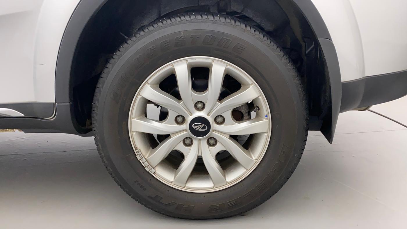 2018 Mahindra XUV500 W9, Diesel, Manual, 32,647 km, Left Rear Wheel
