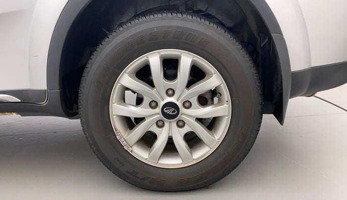 2018 Mahindra XUV500 W9, Diesel, Manual, 32,647 km, Left Rear Wheel