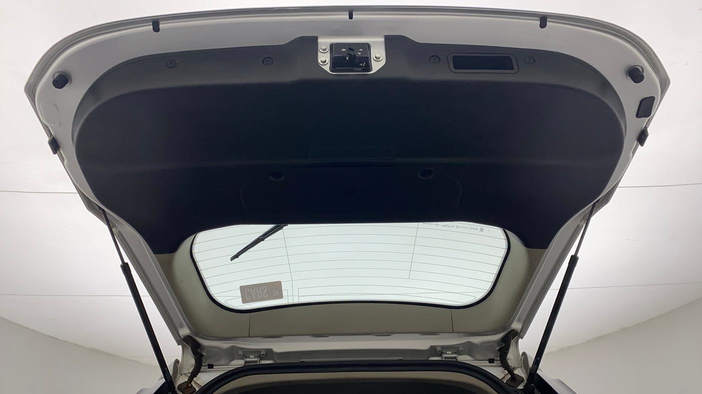 2018 Mahindra XUV500 W9, Diesel, Manual, 32,647 km, Boot Door Open